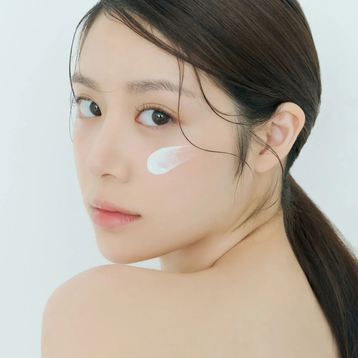 [SKIN1004] Madagascar Centella Hyalu-Cica Water-Fit Sun Serum - Crème Solaire